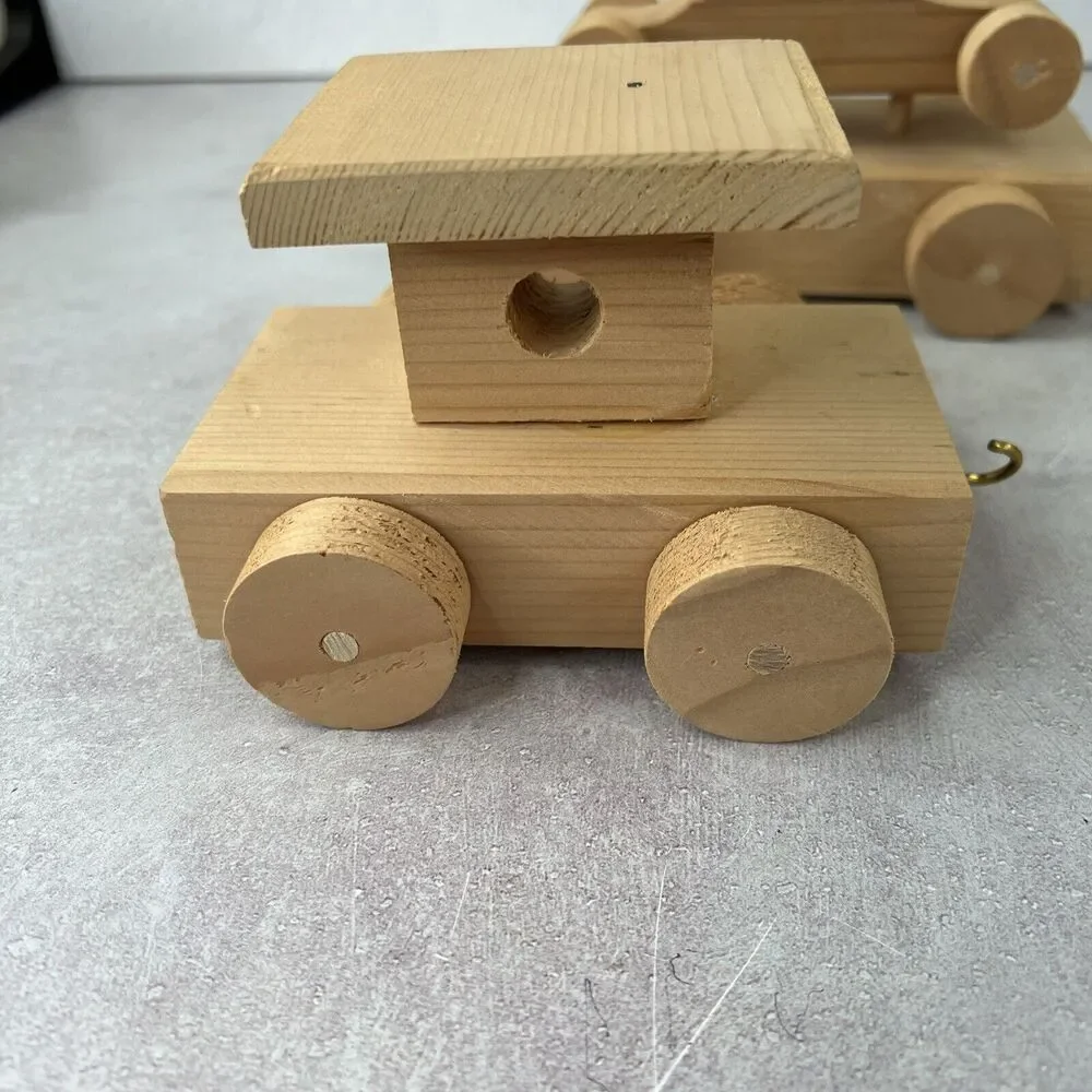 4 Piece‎ Handmade Wooden Train Set Kids Toy Locomotive with Rail Cars & Caboose